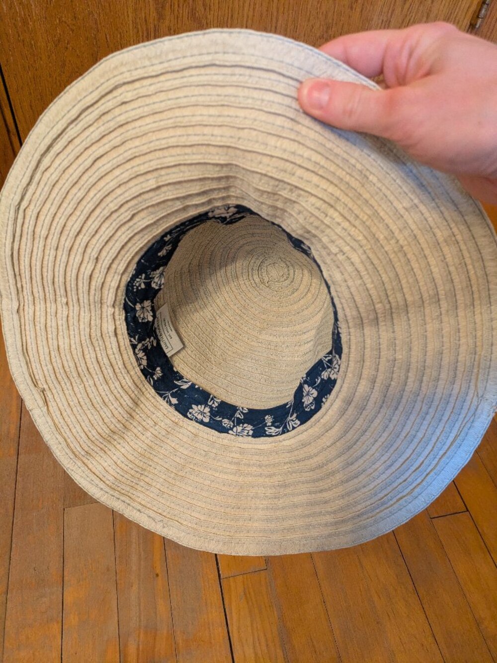 Sunhat - Picture 2 of 4